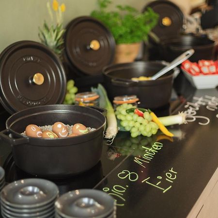 Holiday Inn - The Niu, Mill Cologne Muelheim, An Ihg Hotel ภายนอก รูปภาพ