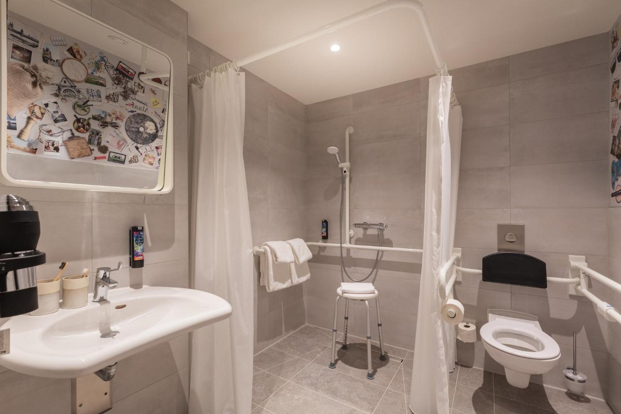 Holiday Inn - The Niu, Mill Cologne Muelheim, An Ihg Hotel ภายนอก รูปภาพ