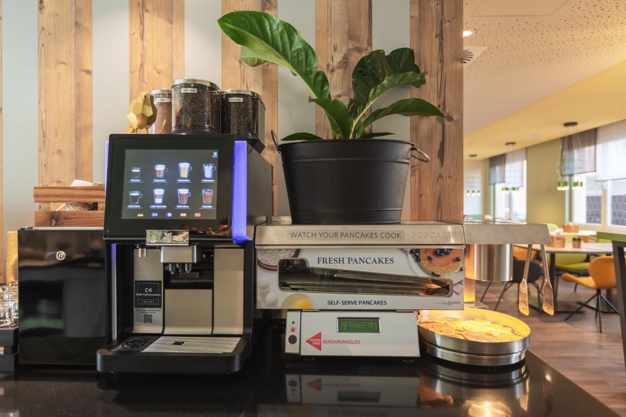 Holiday Inn - The Niu, Mill Cologne Muelheim, An Ihg Hotel ภายนอก รูปภาพ