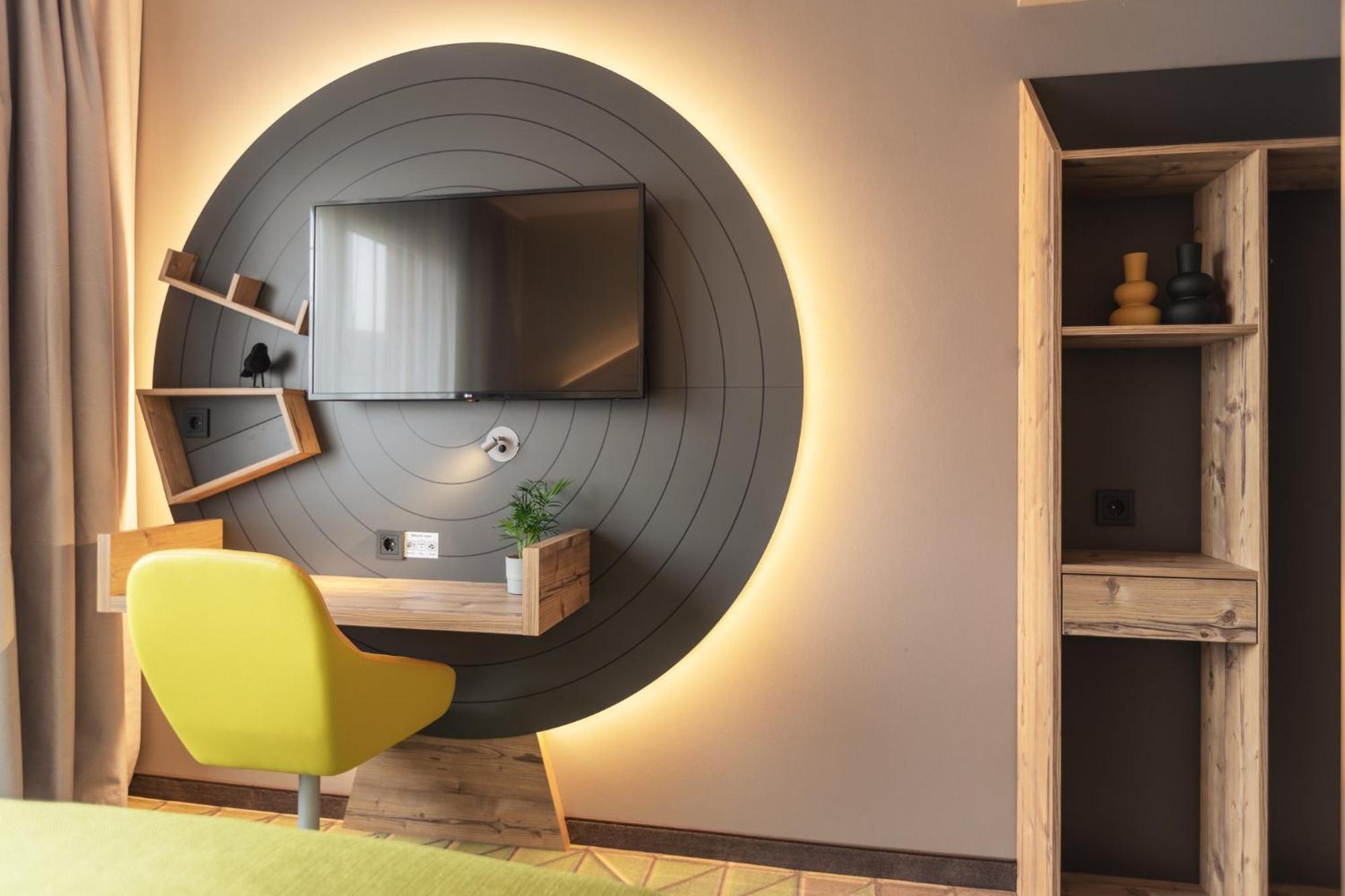 Holiday Inn - The Niu, Mill Cologne Muelheim, An Ihg Hotel ภายนอก รูปภาพ