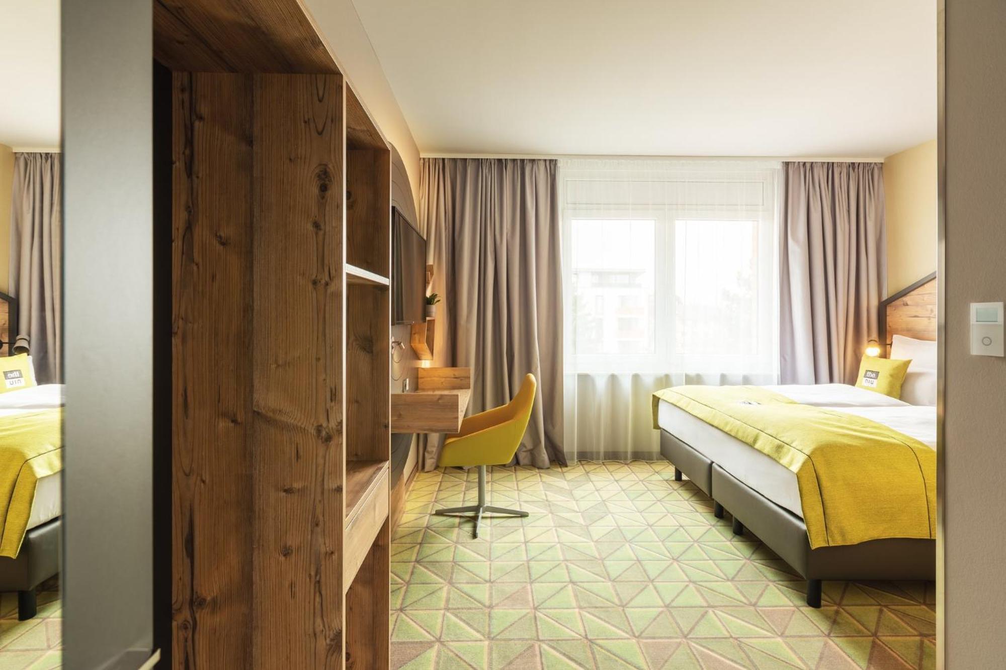 Holiday Inn - The Niu, Mill Cologne Muelheim, An Ihg Hotel ภายนอก รูปภาพ