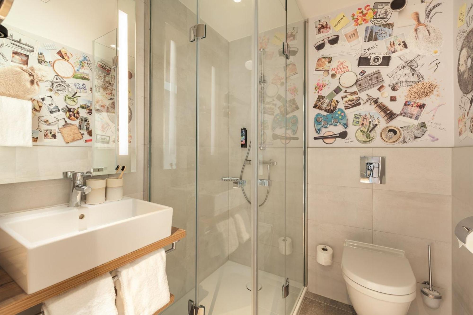 Holiday Inn - The Niu, Mill Cologne Muelheim, An Ihg Hotel ภายนอก รูปภาพ