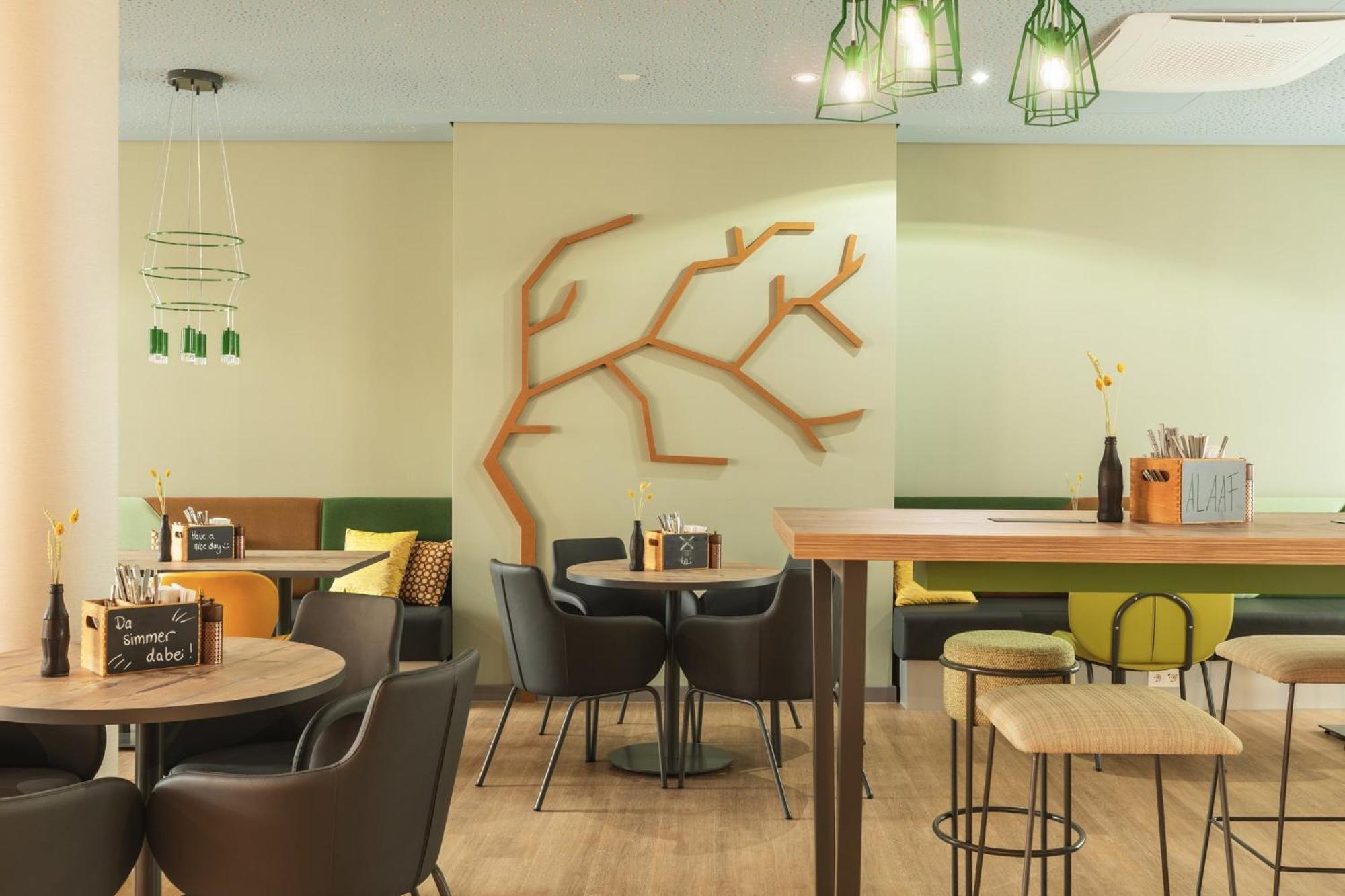 Holiday Inn - The Niu, Mill Cologne Muelheim, An Ihg Hotel ภายนอก รูปภาพ