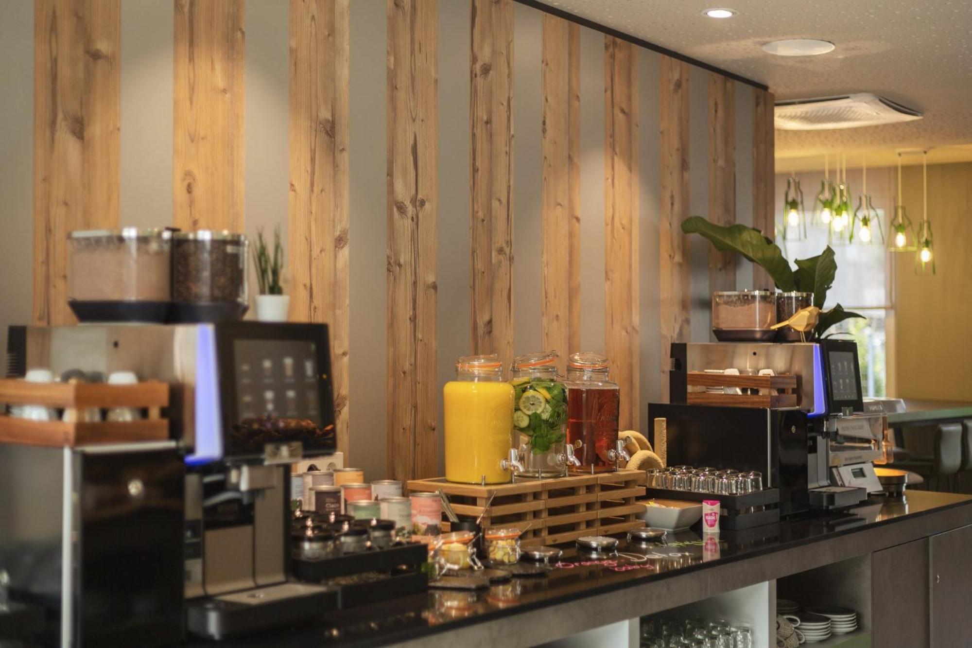 Holiday Inn - The Niu, Mill Cologne Muelheim, An Ihg Hotel ภายนอก รูปภาพ